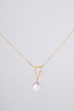 "Nouveau" Pearl and 18k Gold Necklace