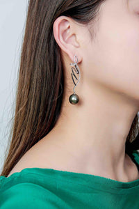 「DNA」Genetic Code Black South Pearl Diamond earrings