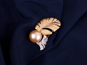 「Between the leaves」 Golden South Pearl Diamond brooch