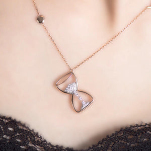 「Hourglass」 Rose Gold Diamond necklace