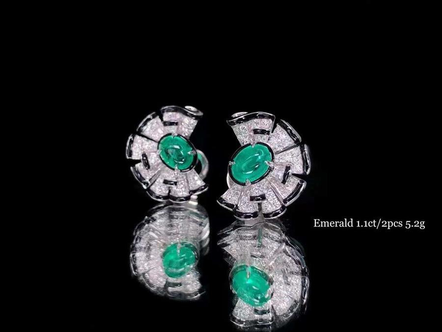 「Ribbon」 Emerald Diamond ear studs